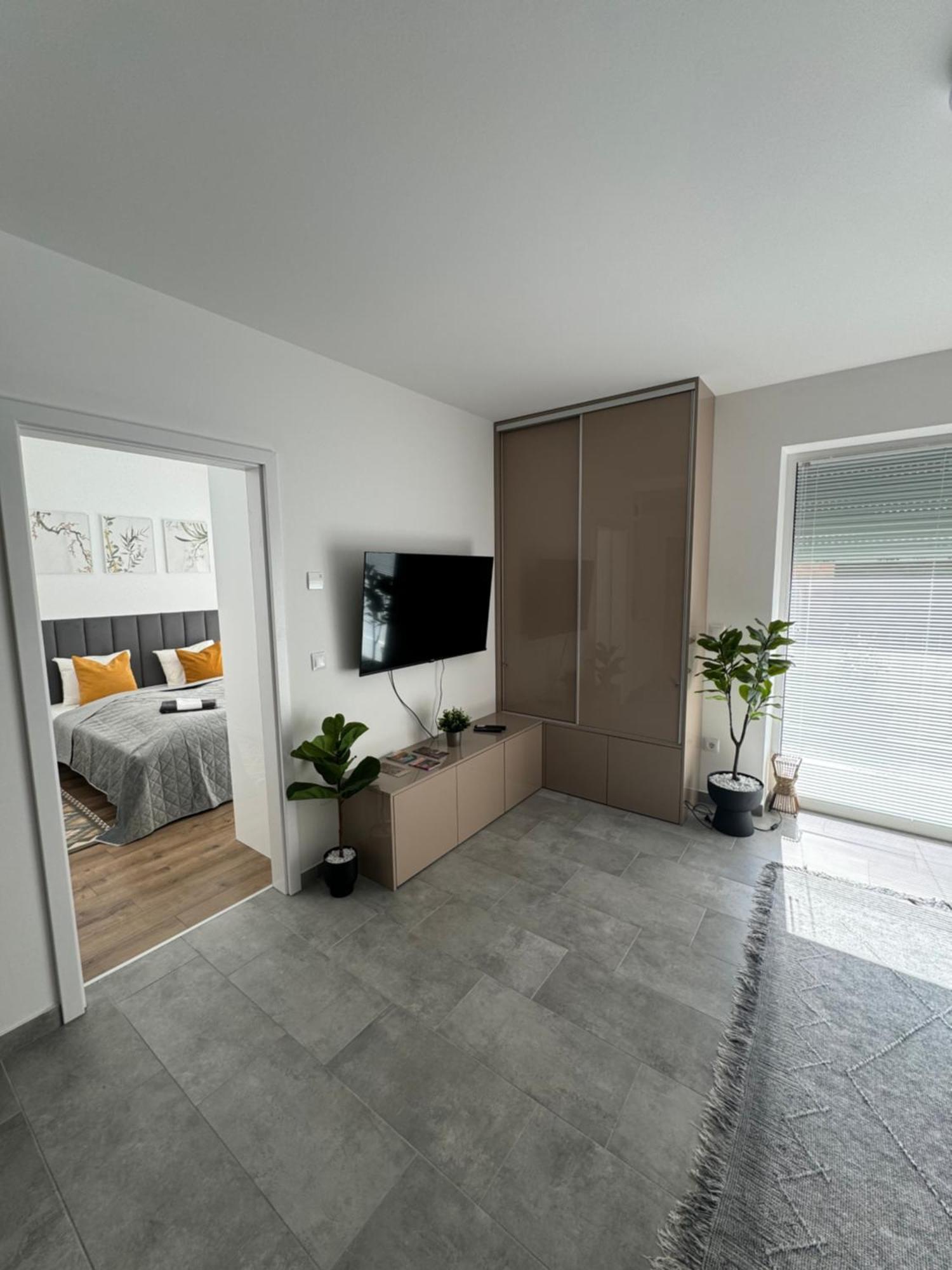 Hello 5C Apartman - เปตช์ ภายนอก รูปภาพ