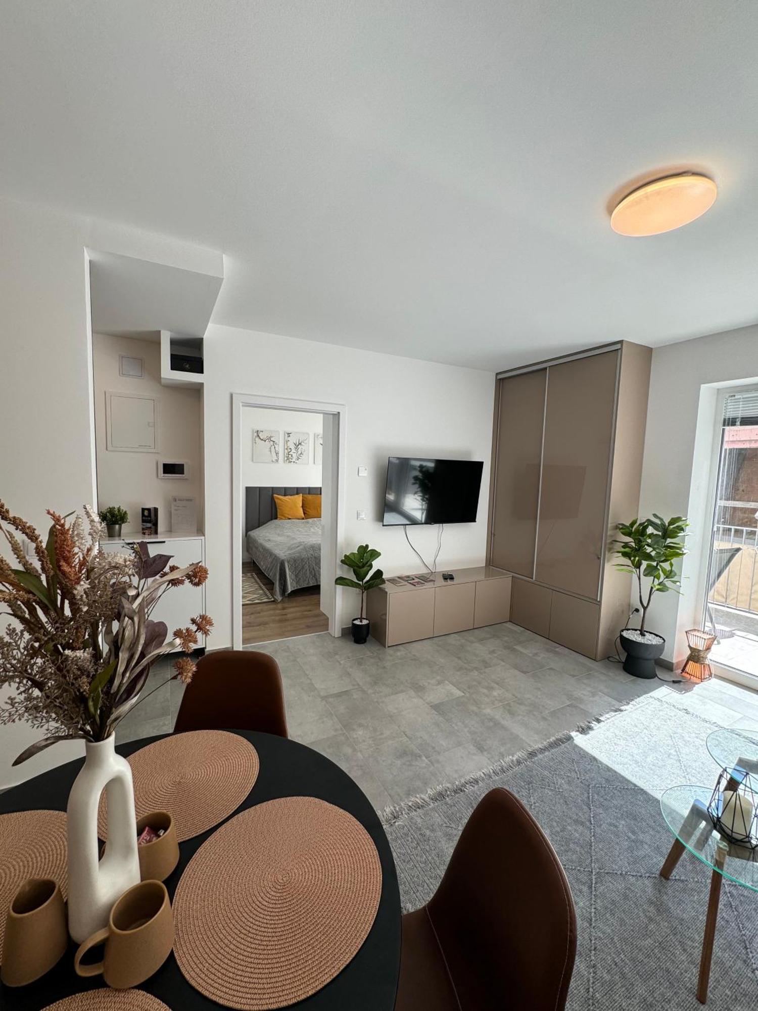 Hello 5C Apartman - เปตช์ ภายนอก รูปภาพ
