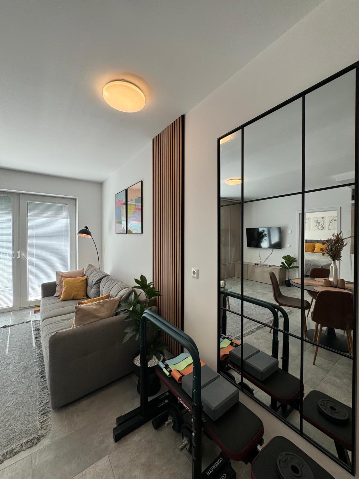 Hello 5C Apartman - เปตช์ ภายนอก รูปภาพ