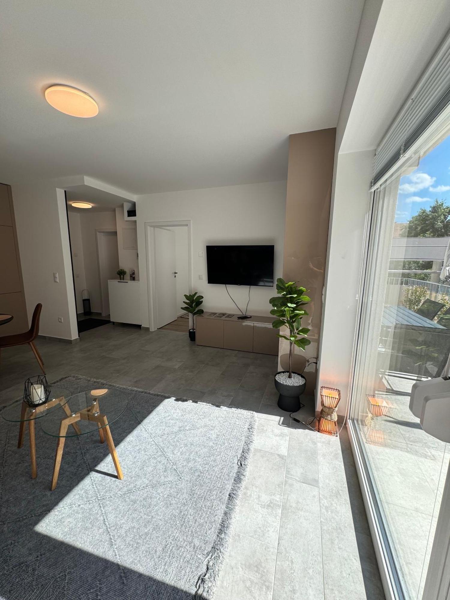 Hello 5C Apartman - เปตช์ ภายนอก รูปภาพ